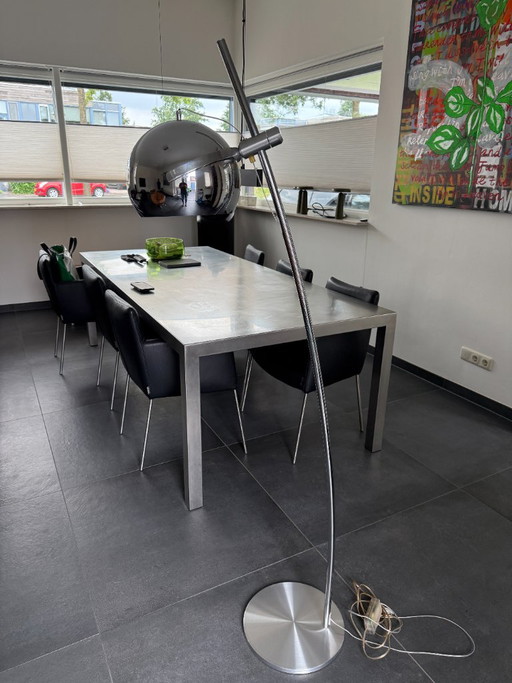 Hala Zeist - 696 - Design Space Age - Vintage - Lampada da terra con paralume cromato, base in alluminio lucidato e supporto