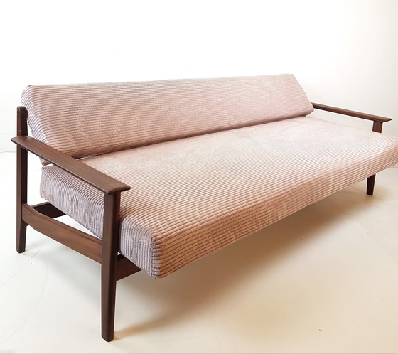 Image 1 of Panca vintage in teak, rosa pastello chiaro, recentemente rivestita