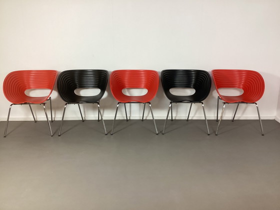 Image 1 of 5 sedie di design impilabili degli anni Novanta, in poliestere cromato