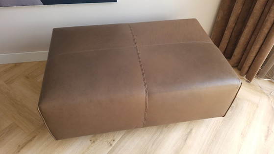 Pouf in pelle marrone Eyye, tipo Cella – Poggiapiedi e pouf (photo 2 of 8)