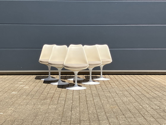 Image 1 of Tavolo ovale Knoll Tulip originale e 6 sedie Knoll Tulip in ottime condizioni!