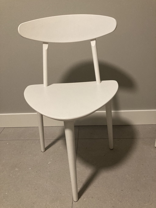 Hay chair Tripod design