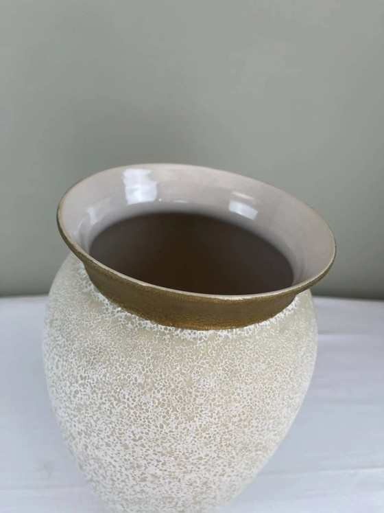 Vase émaillé moucheté crème avec bord doré, années 1970. – Scheurich W-Germany, Porcelain, Ceramic (photo 4 of 10)