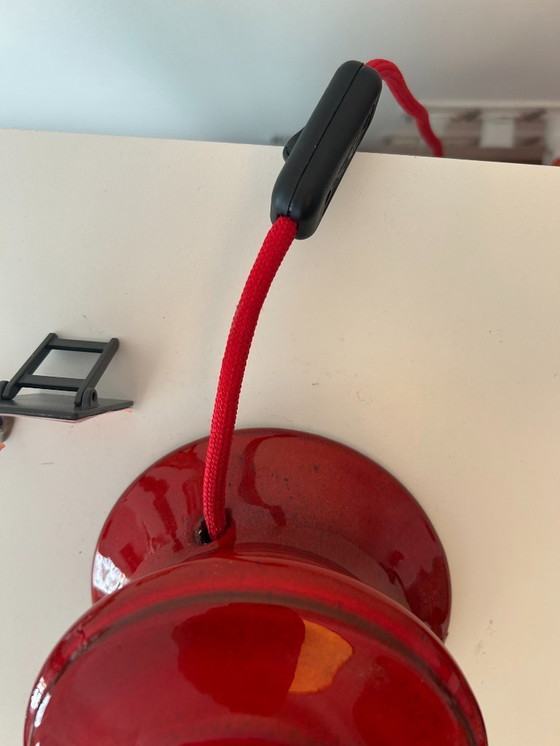 Image 1 of Vintage lampvoet in pagodestijl, ontwerp uit het midden van de 20e eeuw. Glazuurkleur: felrood.