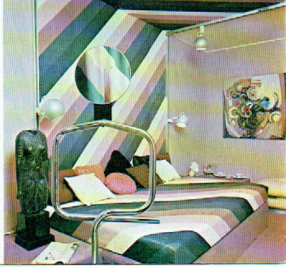 Image 1 of Jansen House. Mobile per dischi in vinile con vetro fumé. Anni '70.