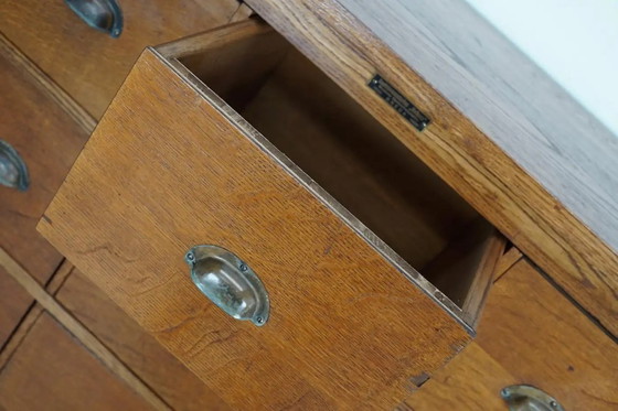 Image 1 of Gran mueble de boticario/mueble de tienda/cómoda de roble holandés, década de 1930