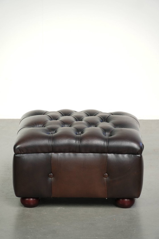 Mooie Rundleren Chesterfield Hocker Met Mooie Kleuren In Engelse Stijl – Hockers en poefs, Leather (photo 2 of 9)