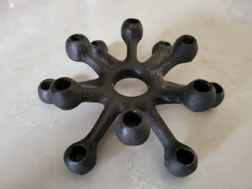 Mid-Century Jens H. Quistgaard 'Spider' Kandelaar – Gietijzer – Dansk Design – kandelaars en kaarsen, Cast Iron
