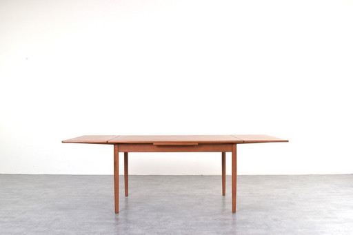 Mid-Century Danish Extendable Teak Dining Table from Rogenstrup Möbelfabrik, 1960s.