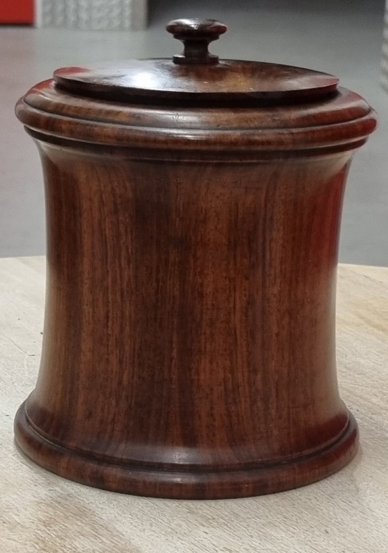 Vaso da tabacco o spargipolvere antico in legno — Circa 1780–1850 – Oggetti decorativi, Metal, Wood (photo 2 of 6)