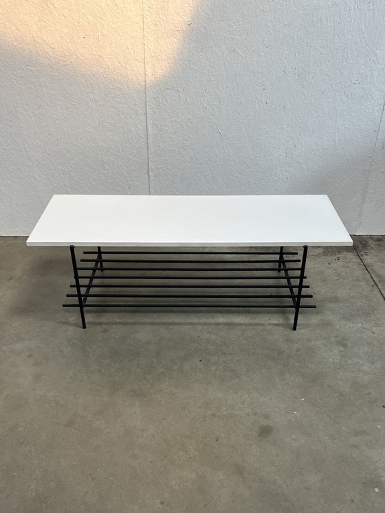 Image 1 of Table basse vintage, plateau en bois blanc sur structure en acier noir. 1970's