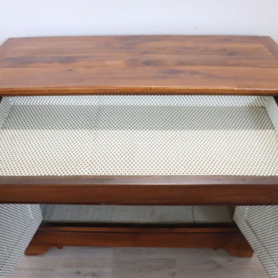 Image 1 of Antiek dressoir van massief walnotenhout, Italië, 19e eeuw.