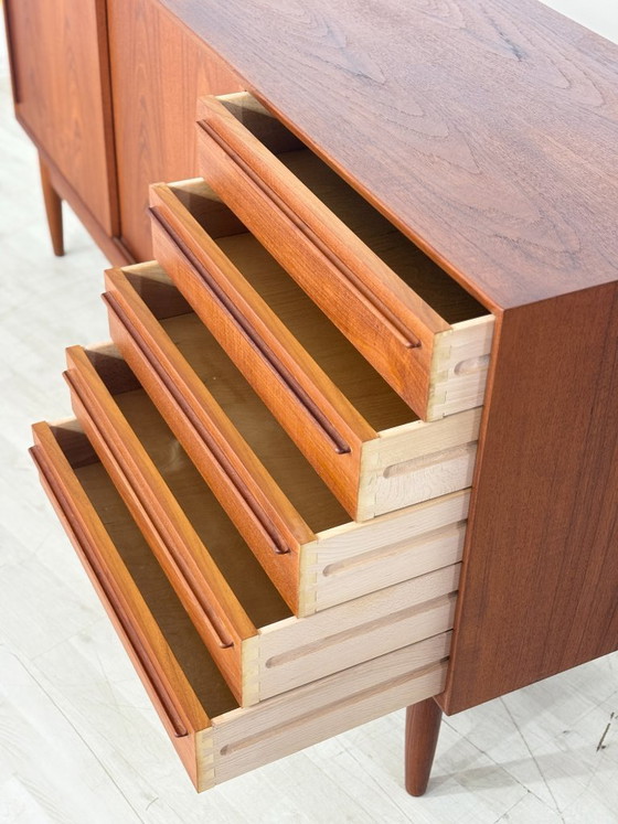 Image 1 of Deens teakhouten dressoir van HP Hansen – Woonkamerkast in mid-century stijl uit de jaren 60