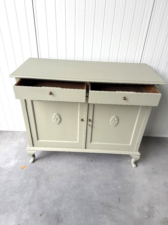 Buffet bas français vintage en vert sauge grisé – Wood (photo 8 of 10)