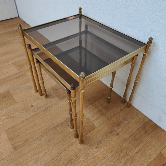 Image 1 of Tables gigognes de style Régence, imitation bambou, style Hollywood vintage.