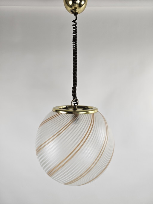 Pendelleuchte aus Glaskugel mit Wirbeleffekt aus Italien