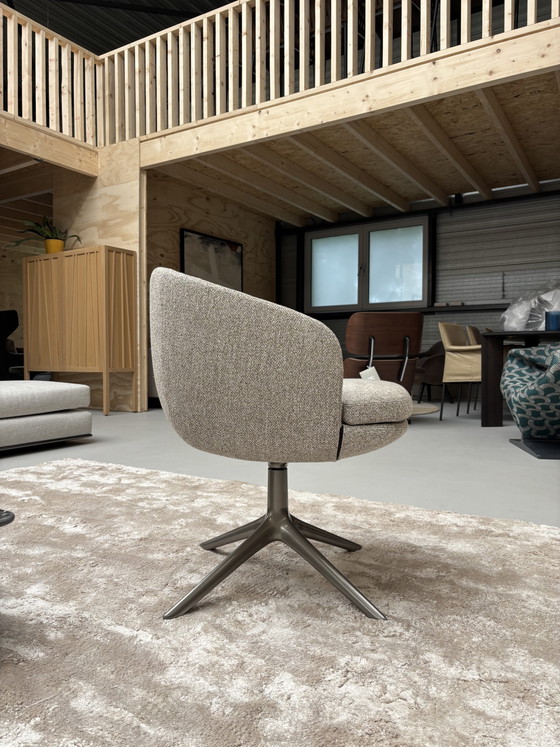 Image 1 of Minotti Raphael Dining Chairs Draaibaar Showmodel 8 Stuks Beschikbaar