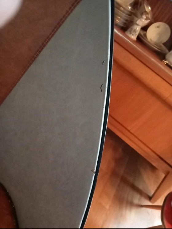 Image 1 of Juego de sillones club de mediados de siglo que incluye una mesa en forma de riñón y tres sillas. Conjunto de asientos estilo ro