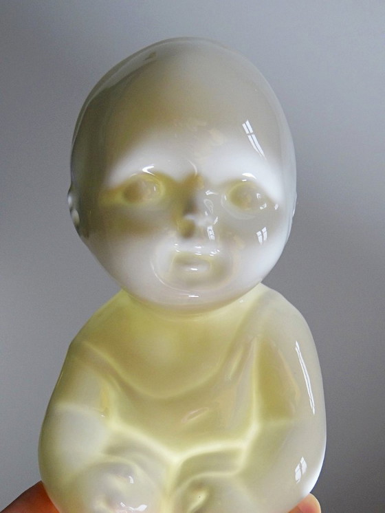 Image 1 of Rare sujet en fine de porcelaine de UC Limoges blanche ancien curiosité