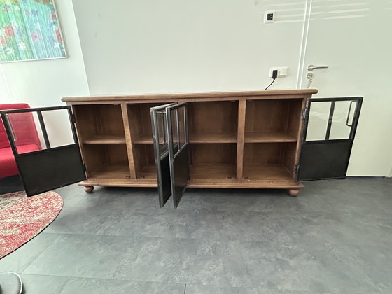 Image 1 of Aparador de madera maciza