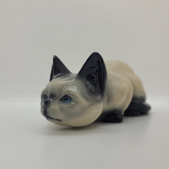 Image 1 of Figur „Liegende Katze“, emailliertes Porzellan, Lladró-Stil, 20. Jahrhundert – Spanien