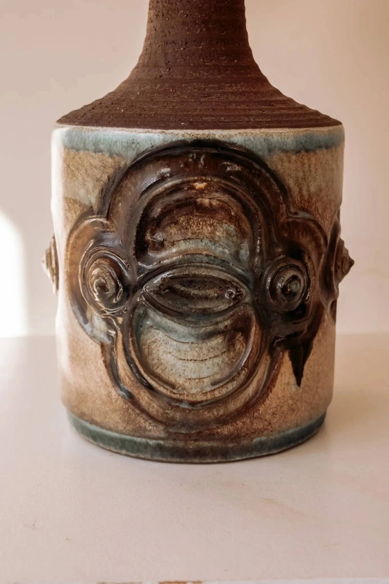 Keramische Tischlampe von IB Oluf Hansen mit plissiertem Schirm. – Tischlampen, Porzellan, Keramik, Vintage (photo 5 of 7)