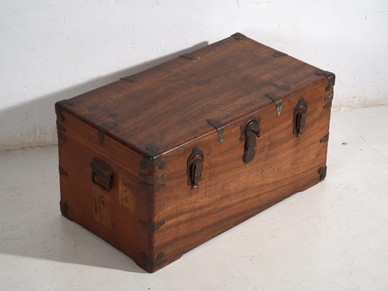 Antique Japanese camphorwood trunk - Meiji Period (c. ) #76 – Storage cabinet, Metal (photo 34 of 40)