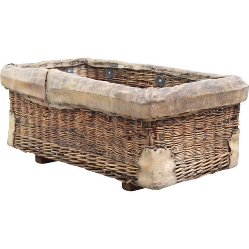 Caja de cesta antigua con sello del gobierno militar británico "Crown ER 1952"