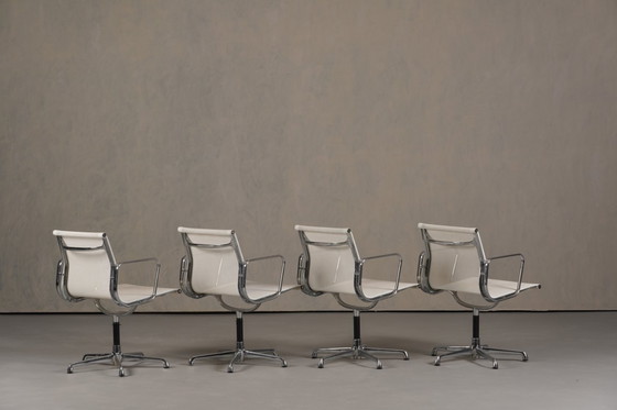 Image 1 of Silla Vitra EA 108 de Charles y Ray Eames, Alemania, década de 1990.