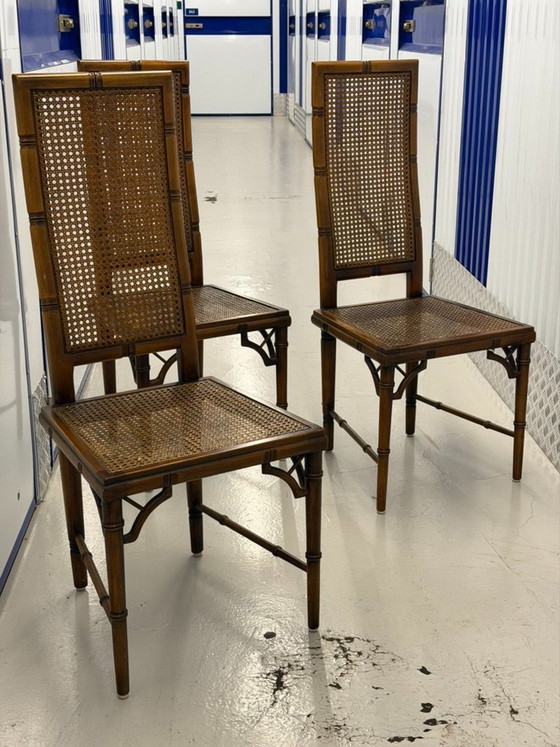 Sedie da pranzo in stile Hollywood Regency con finta canna di bambù, anni '70, set da 3 – Rattan (photo 7 of 8)
