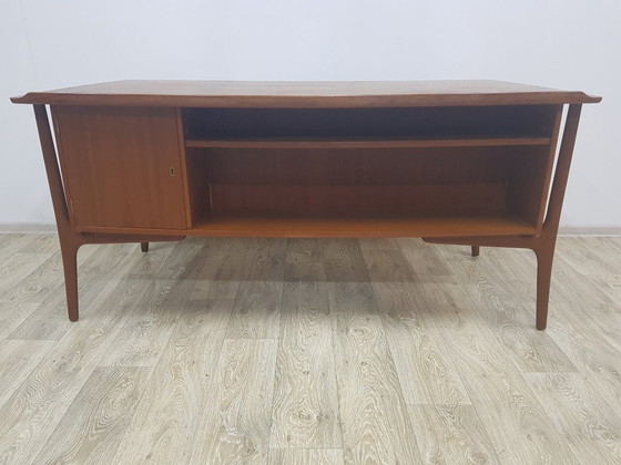 Image 1 of Bureau en teck, conçu par Svend Aage Madsen pour H.P. Hansen, Danemark, années 1960