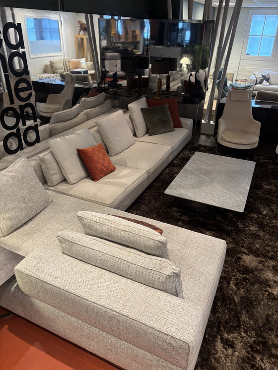 Image 1 of Minotti Lawrence configuration 225x410cm fabric cat.G