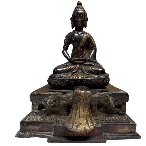 Bouddha Shakyamuni de l'Himalaya antique avec auréole – XVIIe-XVIIIe siècle – Lot 406 – Sculptures, Bronze (photo 20 of 25)