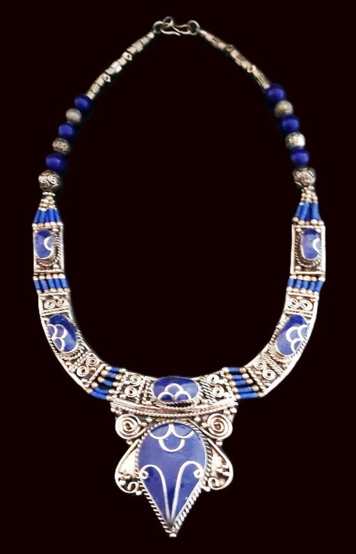 Sierraden set: halsketting met lapis lazuli en armband met turkooizen steen. Zilver.