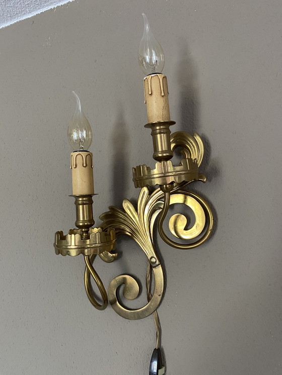 Image 1 of Lampada da parete a forma di giglio in oro antico con candela