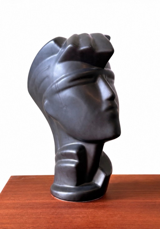 Lindsey B – busto modernista astratto nero