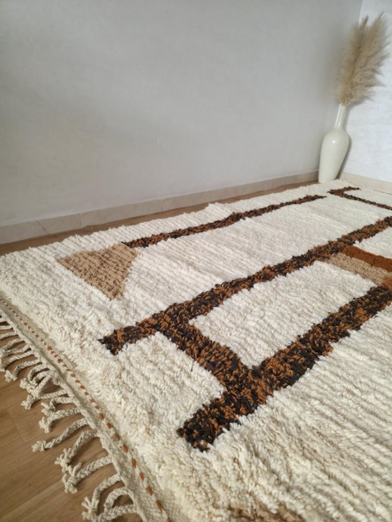 Image 1 of Magnificent handcrafted rug 200cm x 300cm
