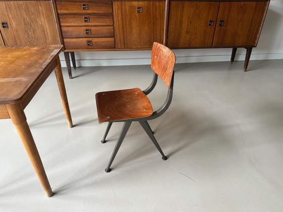Table d'enfant vintage en bois avec chaise – Chaises de bureau, Wood (photo 3 of 5)