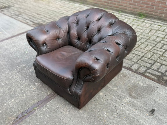 Image 1 of Twee Chesterfields fauteuils Westminster uitvoering