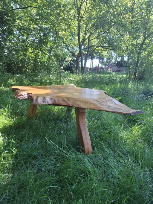 Wabi Sabi Coffee Table - Sculptural Eyecatcher of Solid Wood
