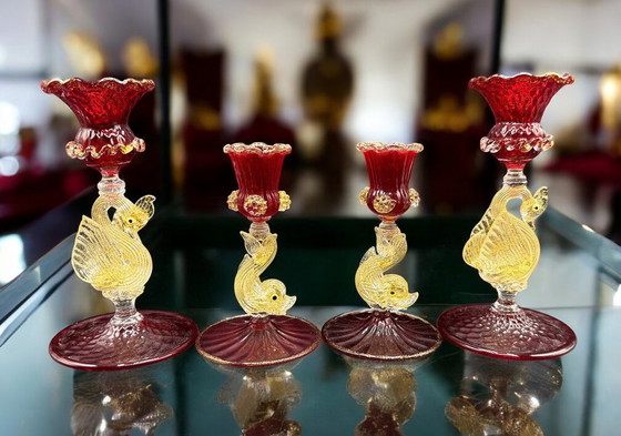 Image 1 of Murano - "Künstlerische Muranoglas-Kerzenhalter - Goldener Fisch und Rubinbecher (4er Set)