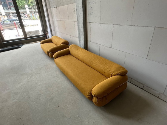 Image 1 of Sesann Gelbes Bouclé-3-Sitzer-Sofa von Gianfranco Frattini für Cassina