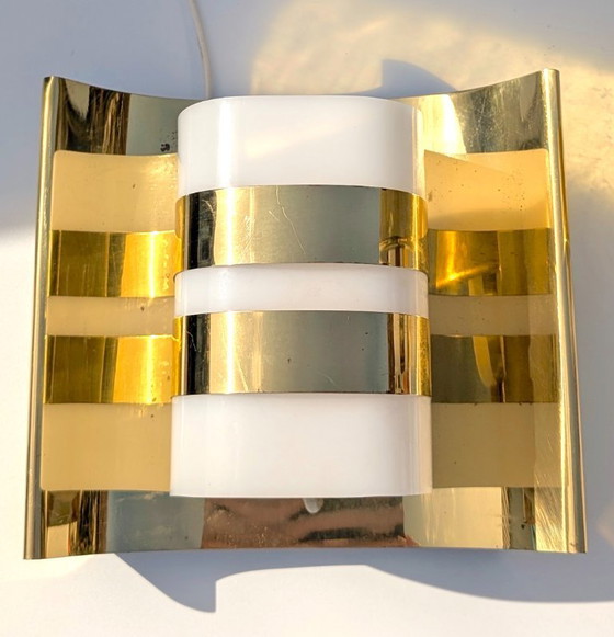 Image 1 of Pair of wall lamp Hans-Agne Jakobsson – Model V334/1 in brass with translucent plastic shades