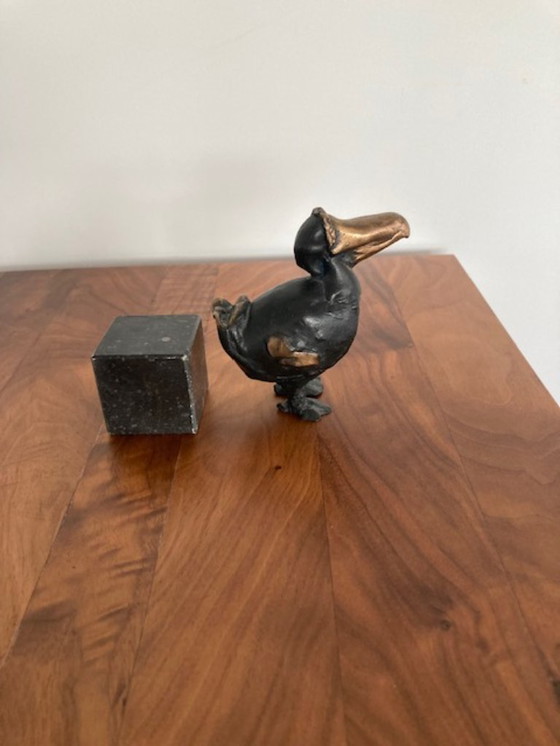 Image 1 of Dodo, brons van Josephine Wortelboer 