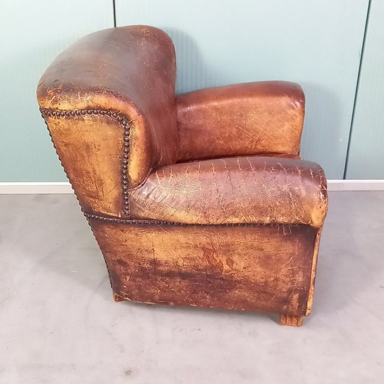 Image 1 of Poltrona in pelle borchiata del XIX secolo