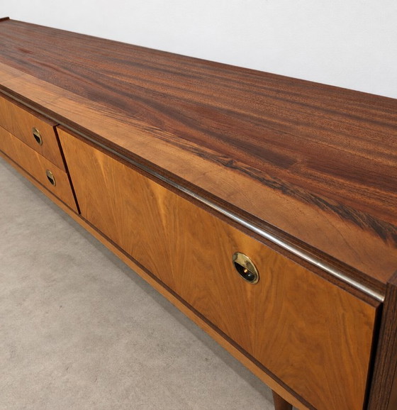 Credenza Lowboard Mid-Century Modern in radica di noce, anni '60-'70, Credenze, Legno, Metallo, Marrone (foto 6 di 11)