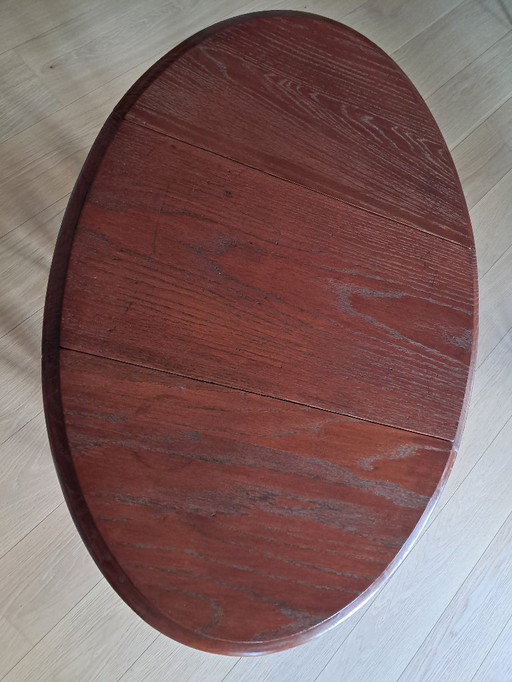 Small drooping table