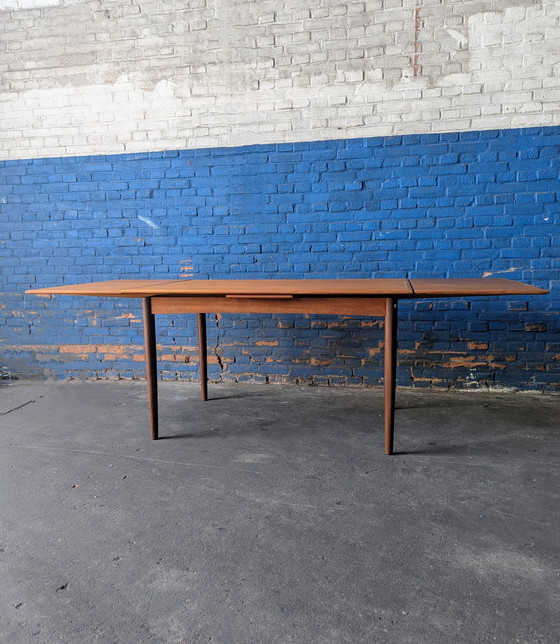 Image 1 of Table de salle à manger extensible en teck d'origine danoise