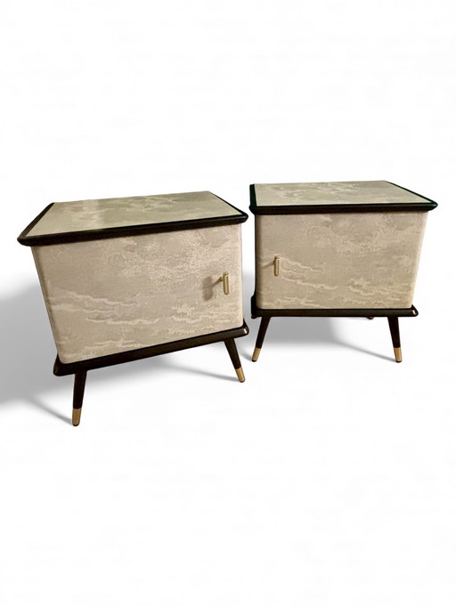 Mesitas de noche vintage con Nuvolette de Fornasetti | El estilo vintage