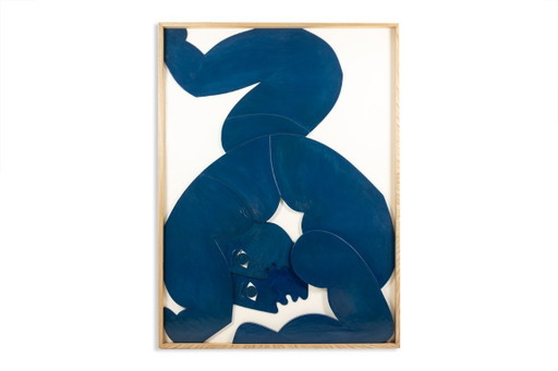 „Die Zwillinge“. Flachrelief aus blau lackiertem Holz. Zeitgenössisch.